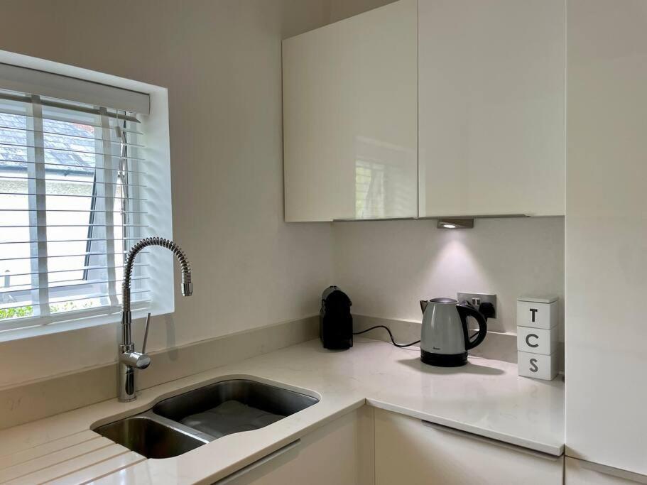 Modern 2 Bed Flat W Parking, Dog Friendly, Central Bournemouth Exterior foto